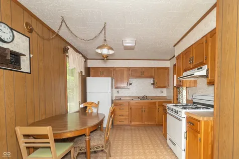 405 S Old Trails Road Indianapolis IN 46219