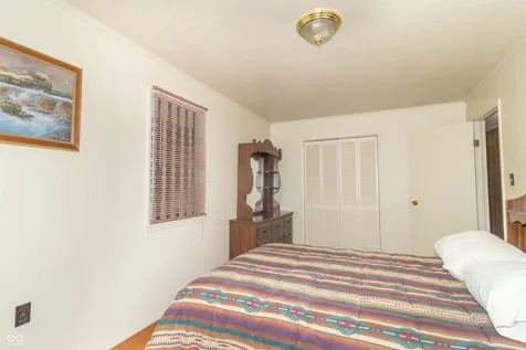 405 S Old Trails Road Indianapolis IN 46219