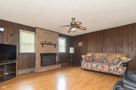 405 S Old Trails Road Indianapolis IN 46219