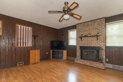 405 S Old Trails Road Indianapolis IN 46219