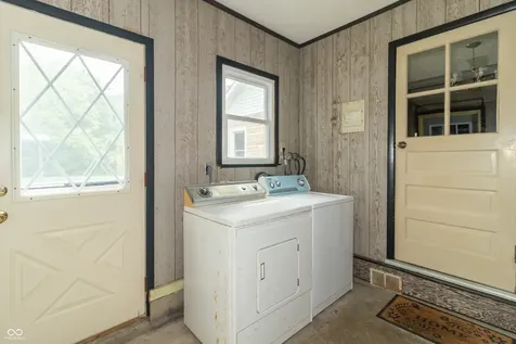 405 S Old Trails Road Indianapolis IN 46219