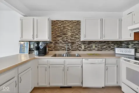 5304 Alameda Road Indianapolis IN 46228