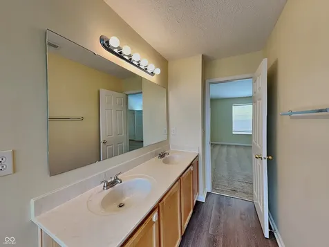12272 Carriage Stone Drive Fishers IN 46037