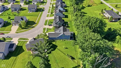 1736 Chateaux Trace Greenwood IN 46143