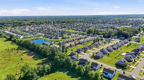 1736 Chateaux Trace Greenwood IN 46143