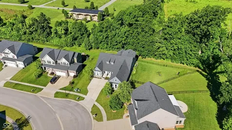 1736 Chateaux Trace Greenwood IN 46143