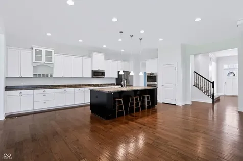 1736 Chateaux Trace Greenwood IN 46143