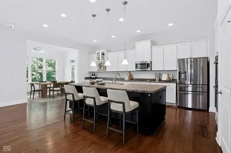 1736 Chateaux Trace Greenwood IN 46143