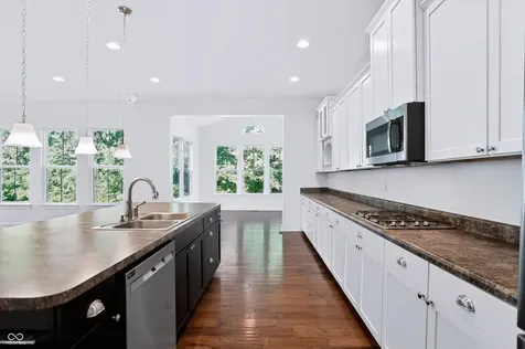 1736 Chateaux Trace Greenwood IN 46143