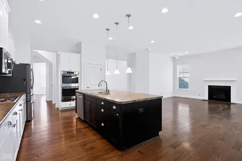 1736 Chateaux Trace Greenwood IN 46143