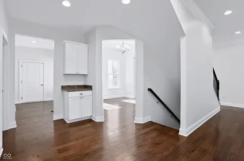 1736 Chateaux Trace Greenwood IN 46143