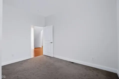 1736 Chateaux Trace Greenwood IN 46143