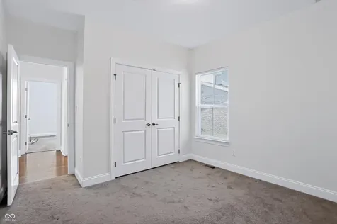 1736 Chateaux Trace Greenwood IN 46143