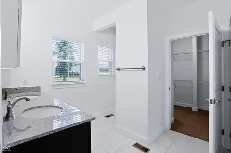 1736 Chateaux Trace Greenwood IN 46143