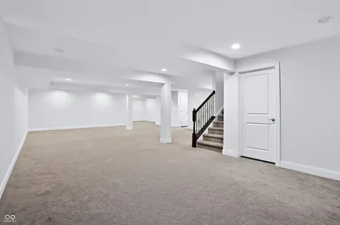 1736 Chateaux Trace Greenwood IN 46143