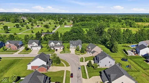 1736 Chateaux Trace Greenwood IN 46143