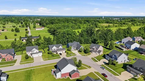 1736 Chateaux Trace Greenwood IN 46143