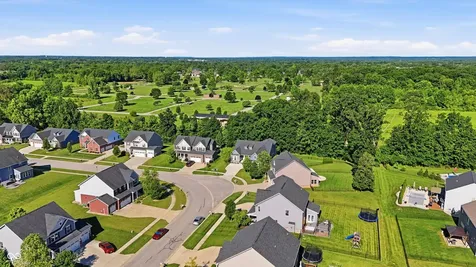 1736 Chateaux Trace Greenwood IN 46143