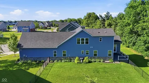 1736 Chateaux Trace Greenwood IN 46143