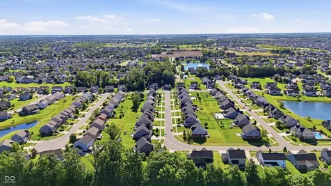 1736 Chateaux Trace Greenwood IN 46143