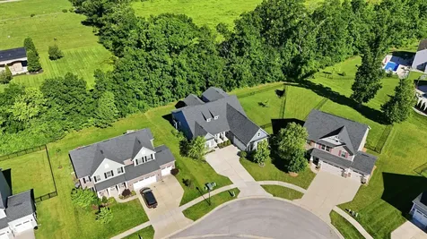 1736 Chateaux Trace Greenwood IN 46143