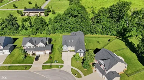 1736 Chateaux Trace Greenwood IN 46143
