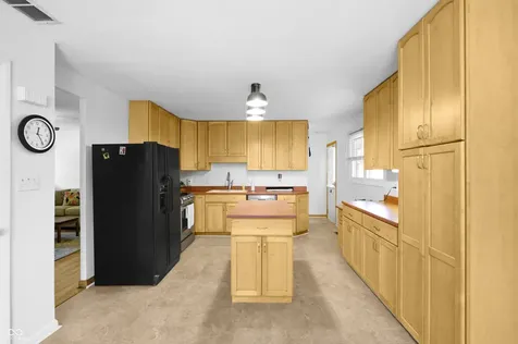 3067 Hawcreek Boulevard Columbus IN 47203