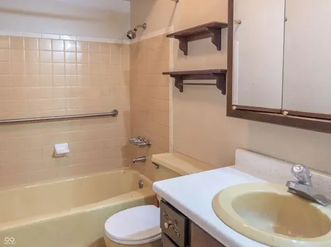8426 Mandan Court Indianapolis IN 46217