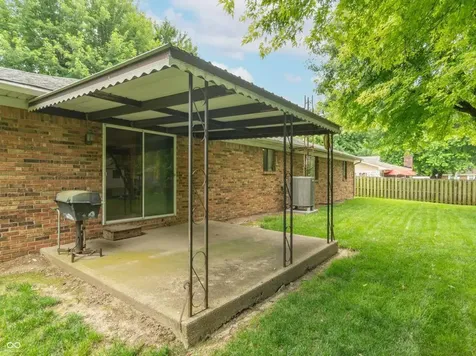 8426 Mandan Court Indianapolis IN 46217