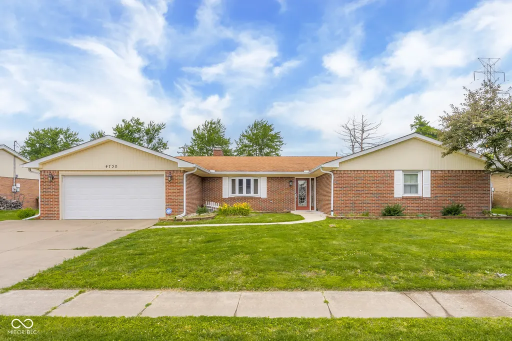 4730 Woodcrest Drive Columbus IN 47203