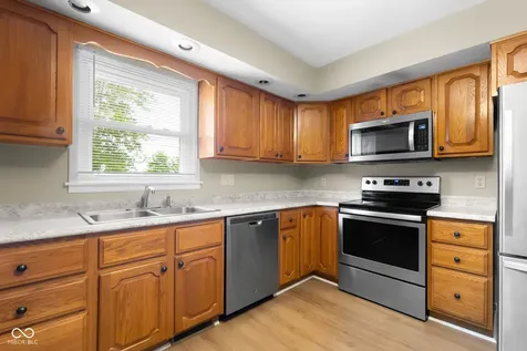 4730 Woodcrest Drive Columbus IN 47203