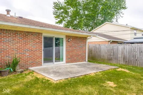 4730 Woodcrest Drive Columbus IN 47203