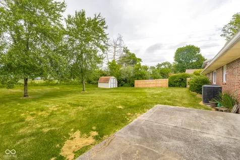 4730 Woodcrest Drive Columbus IN 47203
