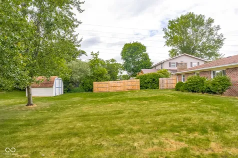 4730 Woodcrest Drive Columbus IN 47203