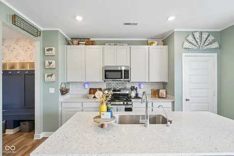 7439 Kensley Place Indianapolis IN 46259