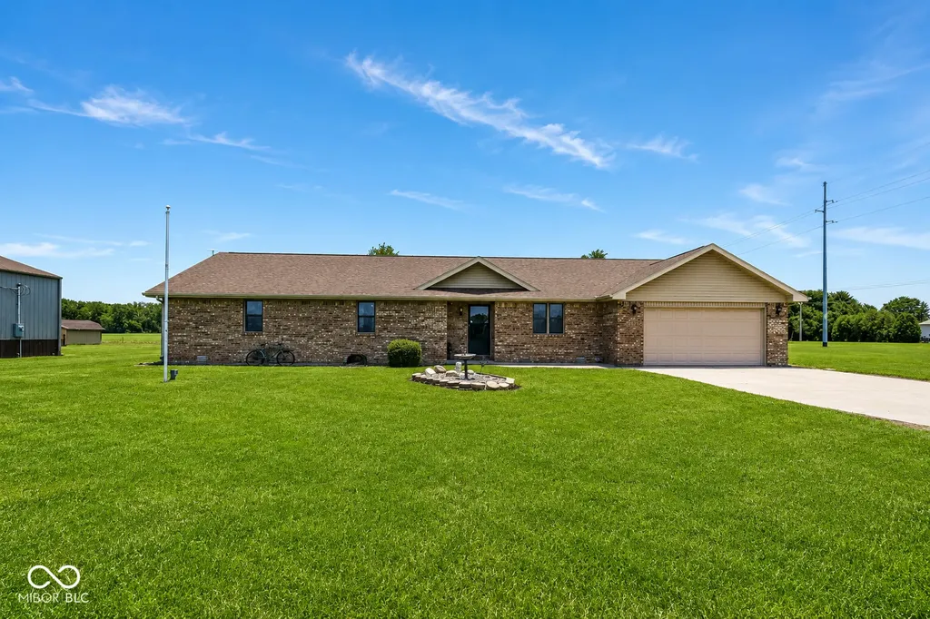 8989 W 1400 N Elwood IN 46036