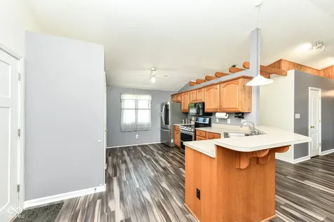 8989 W 1400 N Elwood IN 46036