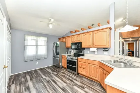 8989 W 1400 N Elwood IN 46036