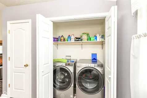 8989 W 1400 N Elwood IN 46036