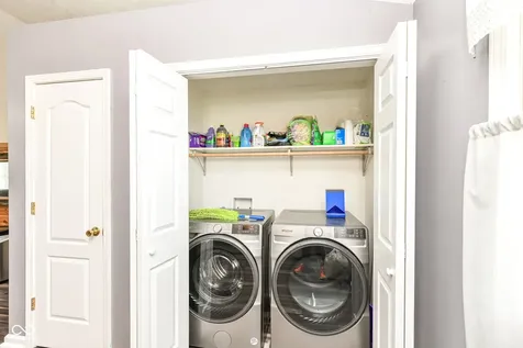 8989 W 1400 N Elwood IN 46036