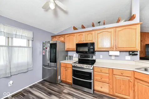 8989 W 1400 N Elwood IN 46036
