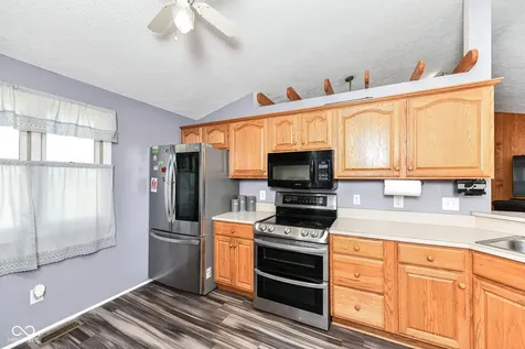 8989 W 1400 N Elwood IN 46036