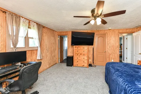 8989 W 1400 N Elwood IN 46036