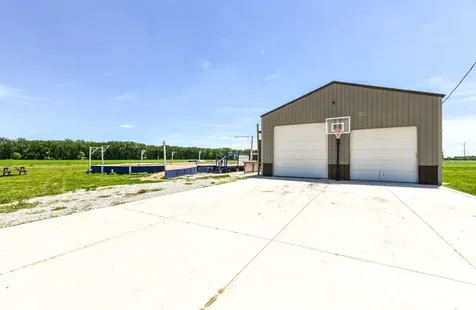 8989 W 1400 N Elwood IN 46036