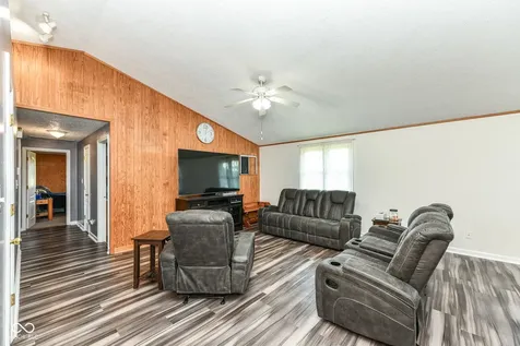 8989 W 1400 N Elwood IN 46036