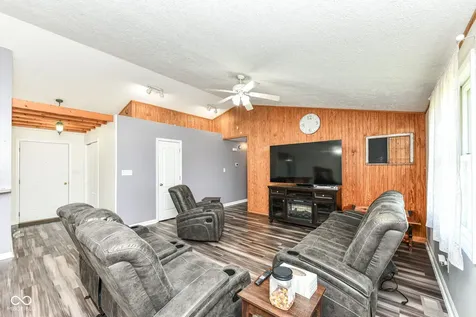 8989 W 1400 N Elwood IN 46036