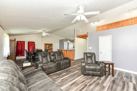 8989 W 1400 N Elwood IN 46036