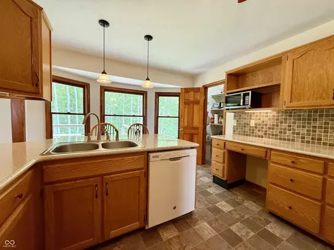 12901 S 550 W Columbus IN 47201