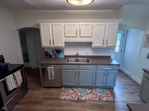 918 Kessler Boulevard East Drive Indianapolis IN 46220