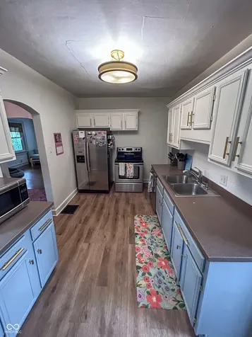918 Kessler Boulevard East Drive Indianapolis IN 46220